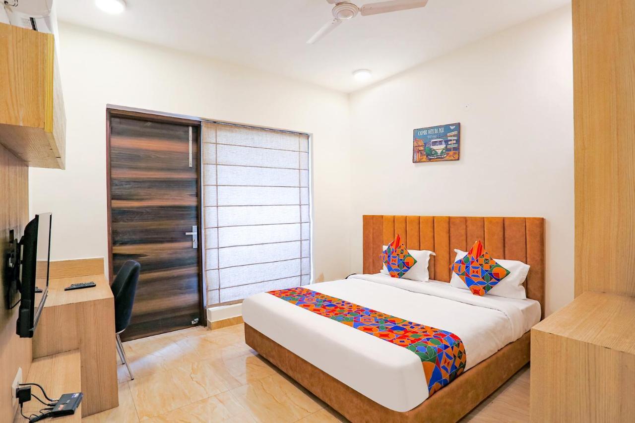 Fabhotel Ab Inn Huda City Center Gurgaon Exterior photo